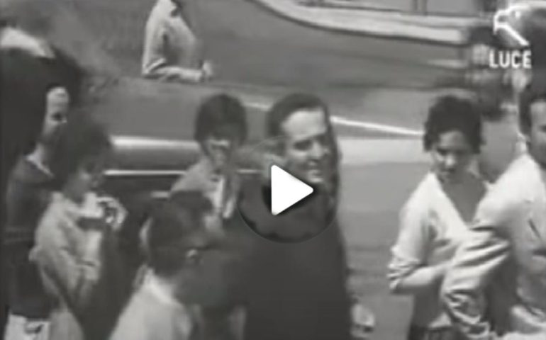 (VIDEO) Vi ricordate? L’arrivo del mitico Vittorio Gassman a Carloforte nel 1962
