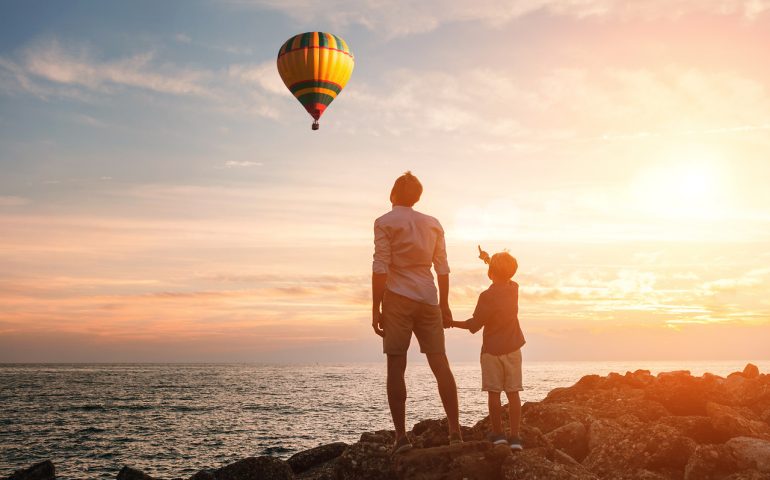 “Sardegna for Future”. In volo su una mongolfiera per la salvaguardia delle coste sarde