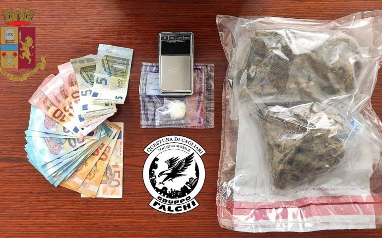 Cagliari, cocaina e marijuana in casa: 33enne arrestato a Is Mirrionis