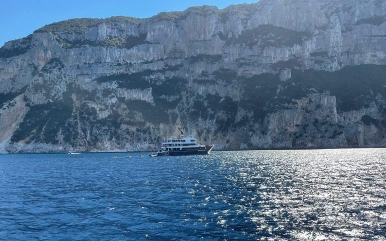 (FOTO) Lo yacht di Ecclestone nel mare della Sardegna: il Blue Force tra i 100 più grandi al mondo