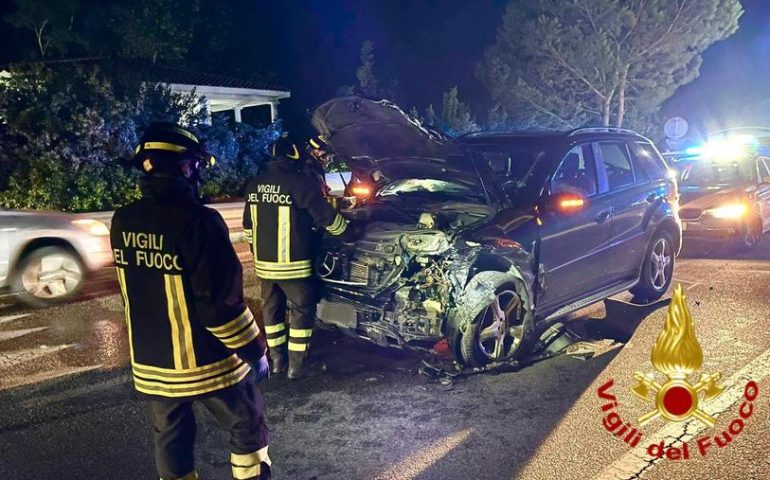 Sardegna, violento scontro frontale fra due auto: 4 feriti in ospedale