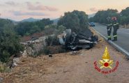 Sardegna, spaventoso incidente, scontro fra due auto, una si ribalta: due feriti trasportati all’ospedale