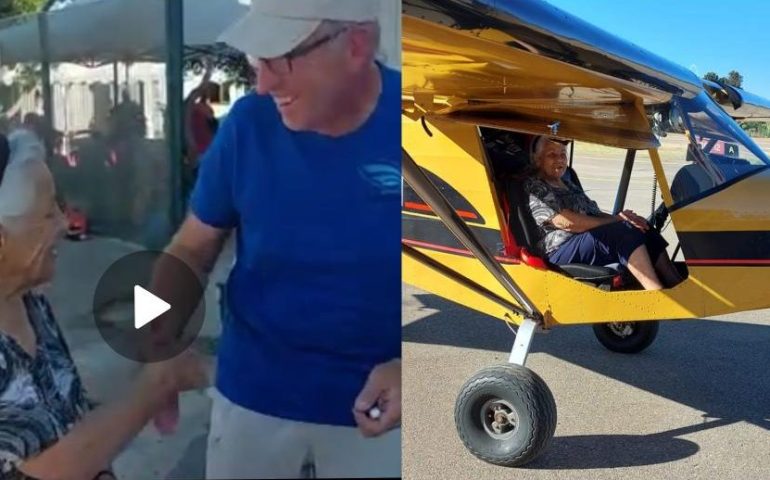 (FOTO e VIDEO) A 92 anni “tzia” Nina realizza un sogno: per la prima volta in volo sui cieli dell’Ogliastra