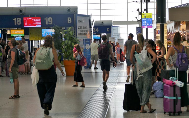 Turismo, estate dei record all’Aeroporto di Cagliari: 1,5 milioni di passeggeri da maggio ad agosto