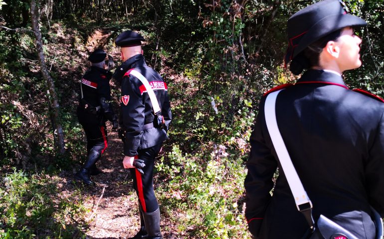 Sardegna, assalto armato a un furgone carico di sigarette: è caccia ai banditi