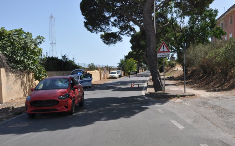 Cagliari, terribile scontro tra auto e bicicletta: ciclista in gravi condizioni