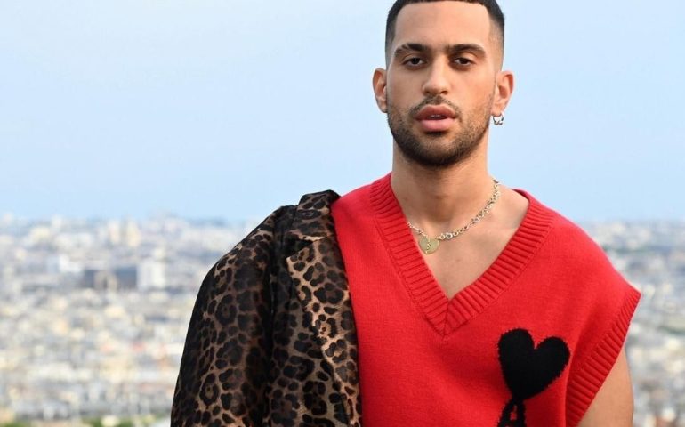 Tanti auguri a Mahmood: il cantautore sardo-egiziano compie oggi 30 anni
