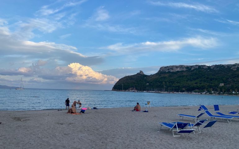 Cagliari, l’estate sta finendo: ieri l’ultimo giorno (ufficiale) della bella stagione al Poetto