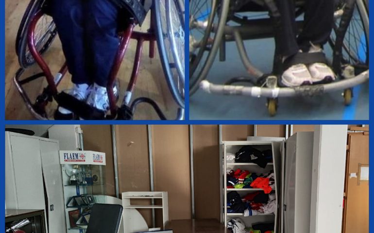 Quartu, rubate dal palazzetto le carrozzine dei cestisti disabili: “Attività sportiva a rischio”