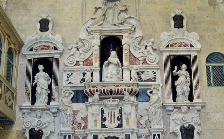 Lo sapevate? Nella Cattedrale di Cagliari è sepolto il principe Martino il Giovane: fu ucciso da una donna di Sanluri