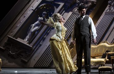 Manon Lescaut atto II Teatro del Giglio Lucca (Monica Zanettin Dario Di Vietri - ph. Andrea Simi)