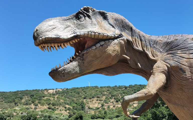 Lo sapevate? In Sardegna ci sono tre parchi dedicati ai dinosauri: ecco dove