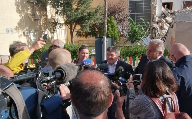 Crollo all’Università, il rettore Francesco Mola: “Lavoriamo con le autorità per accertare le cause”