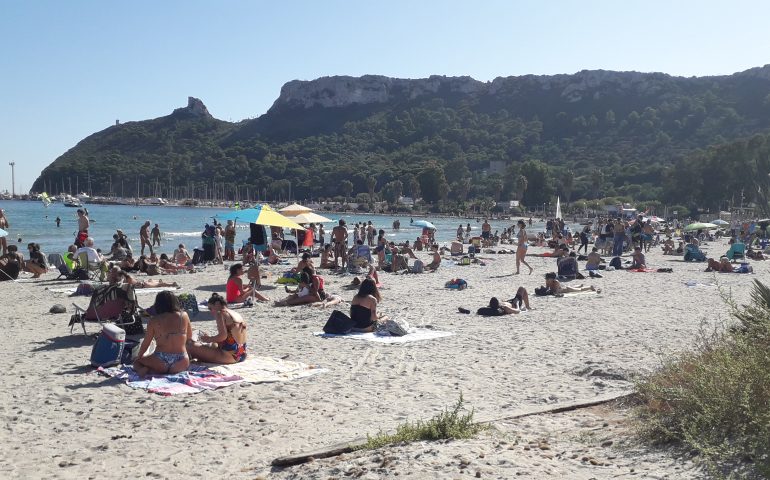 A San Saturnino tutti al Poetto: tuffi di fine ottobre e Cagliari verso la “novembrata”