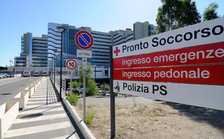 Frontale tra un’auto e una moto: una ragazza in gravi condizioni all’ospedale