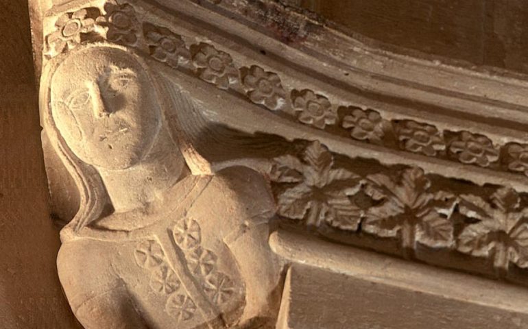Lo sapevate? Nel 1984 a San Gavino è stato ritrovato un bassorilievo con il vero volto di Eleonora d’Arborea