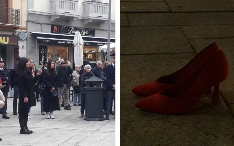 Cagliari, bigliettini di carta e un paio di scarpette rosse in piazza Garibaldi: “Fate attenzione quando qualcosa non va”