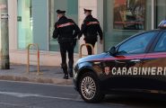 Capodanno, un 20enne accoltellato durante la festa in piazza a Oristano