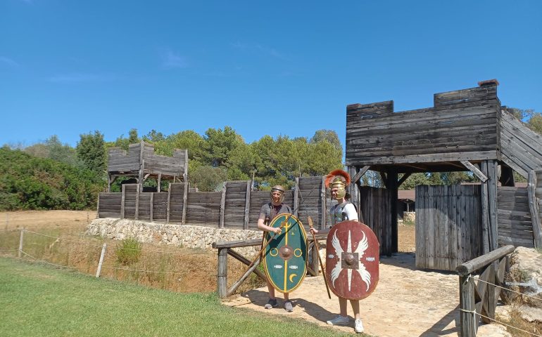 Lo sapevate? In Sardegna c’è un parco-museo che ricostruisce gli accampamenti militari dei romani