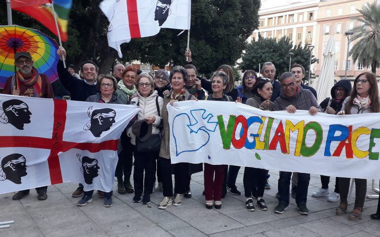 Cagliari in piazza per la pace: no alla guerra | Cagliari - Vistanet