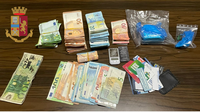 Sardegna, cocaina e 17mila euro in casa: arrestato 35enne per detenzione e spaccio di droga
