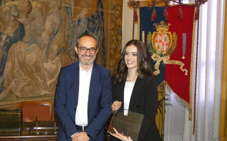 Cagliari, il sindaco Truzzu premia la danzatrice Carola Puddu