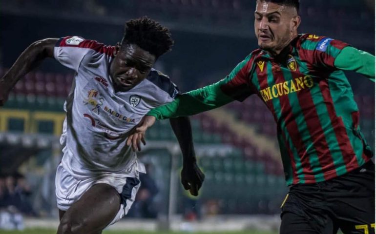 Il Cagliari cade contro la Ternana per 1-0: decide il rigore di Falletti. Errore dal dischetto per Pavoletti