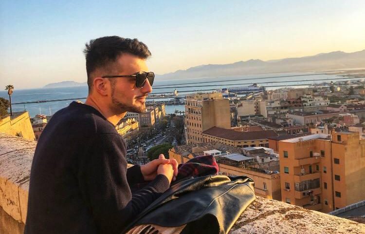 Sardi nel mondo. Davide Flore, da Cagliari a Bruxelles per inseguire i suoi sogni