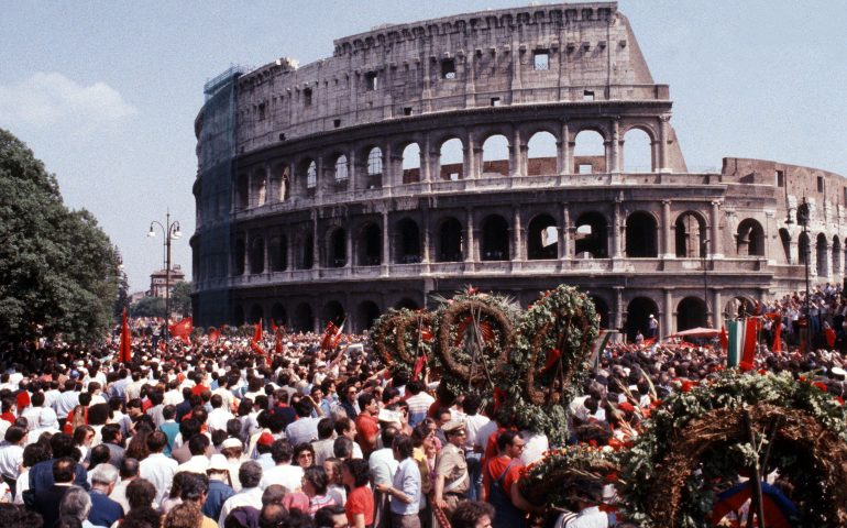 Lo sapevate? I funerali di Enrico Berlinguer sono stati i più imponenti mai organizzati in Italia dopo quelli di Papa Giovanni Paolo II