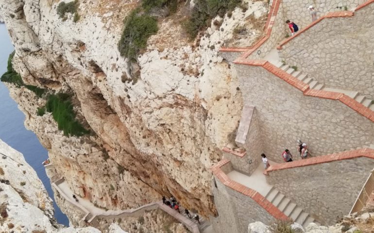 Sardegna, macabra scoperta: trovato un cadavere nelle Grotte di Nettuno
