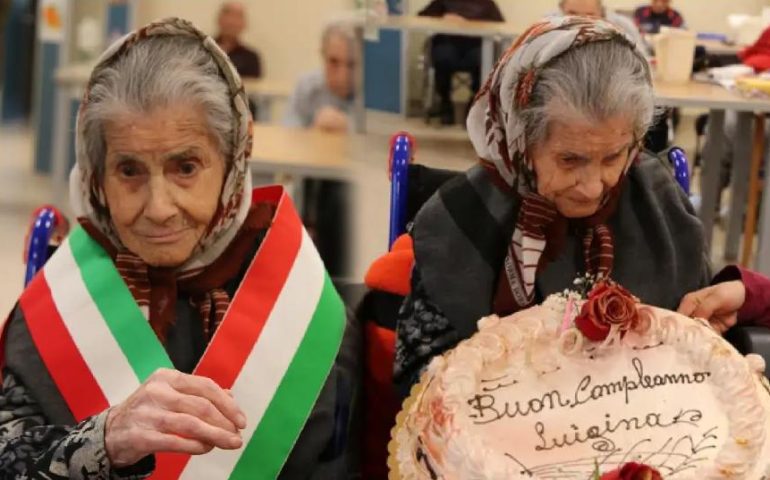 Sardegna terra di longevità. Tzia Luigina Figus festeggia i 104 anni e diventa “sindaca” per un giorno