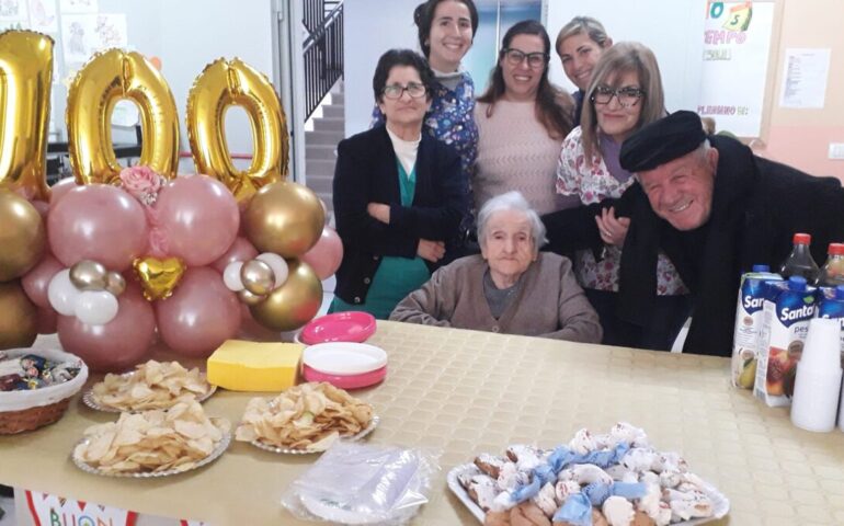 Sardegna terra di longevità. Tzia Vanda Vacca festeggia i primi 100 anni