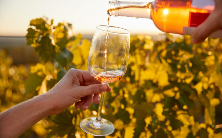 Tutti pazzi nel mondo per il vino rosé: il mercato premia anche la Sardegna e il Cannonau rosato