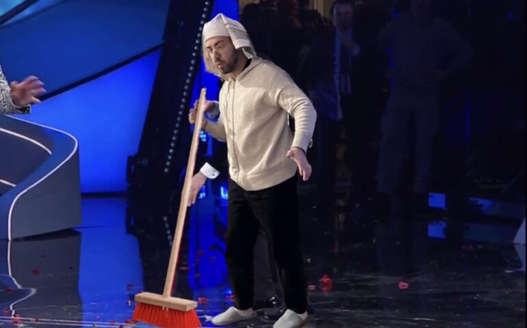 Dany Cabras ironizza su Blanco a Sanremo: “Tanto c’è la scema…”