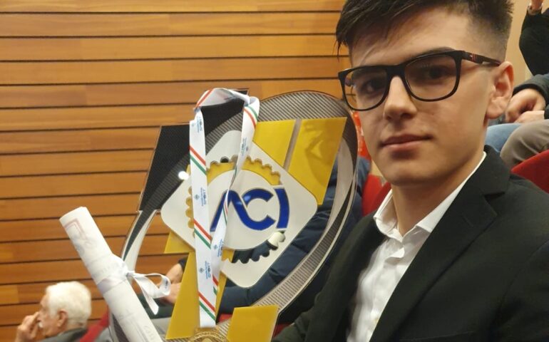 Ancora traguardi per il pilota 18enne Lorenzo Cossu: ieri premio speciale a Vicenza