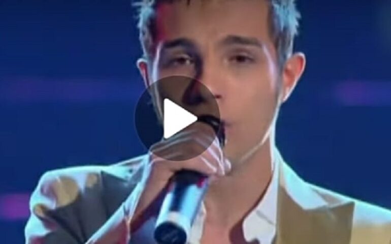 (VIDEO) La Sardegna a Sanremo: nel 2009 il trionfo di Marco Carta con “La forza mia”