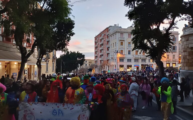 Grande successo a Cagliari per la Ratantira: in tantissimi ieri alla sfilata per le vie del centro