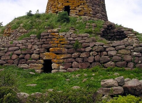 Lo sapevate? Secondo una leggenda nel nuraghe Orolo si nasconderebbe un tesoro