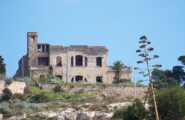 Cagliari, la misteriosa e decadente Villa Mulas Mameli, residenza in stile liberty abbandonata da decenni