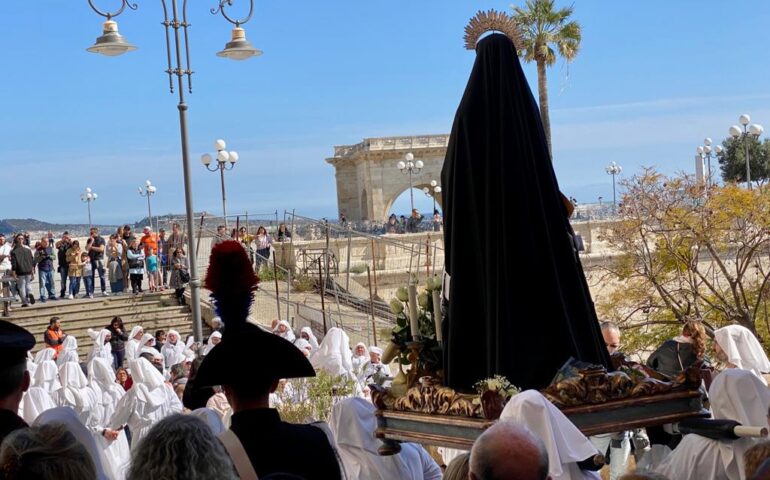 (PHOTOGALLERY) Cagliari, ieri grande emozione per i riti del Venerdì Santo nel cuore della città