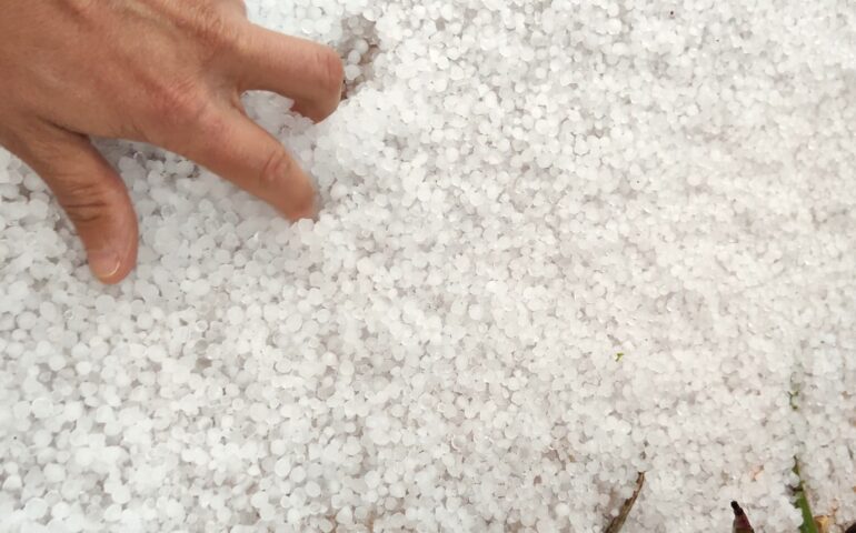 L’incredibile grandinata che ha colpito Dolianova e dintorni: primavera al sapore d’inverno