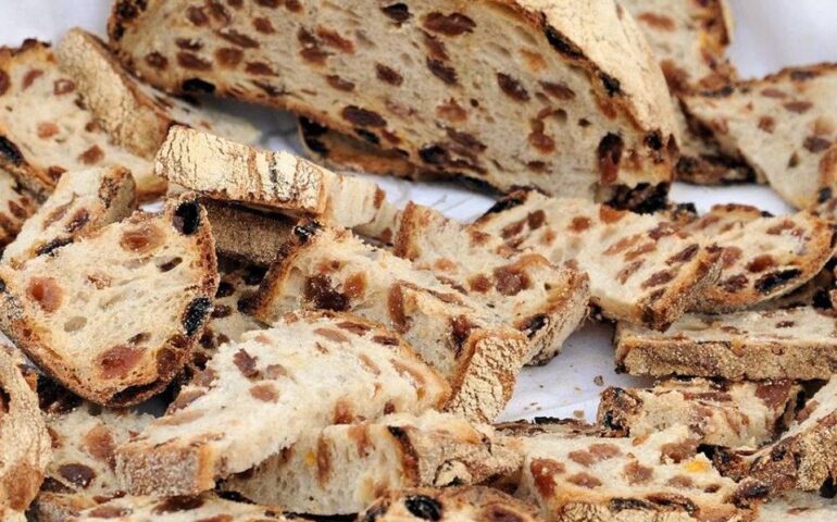 Su Pani Arrubiu, il pane tipico di Tuili. Lo conoscete?