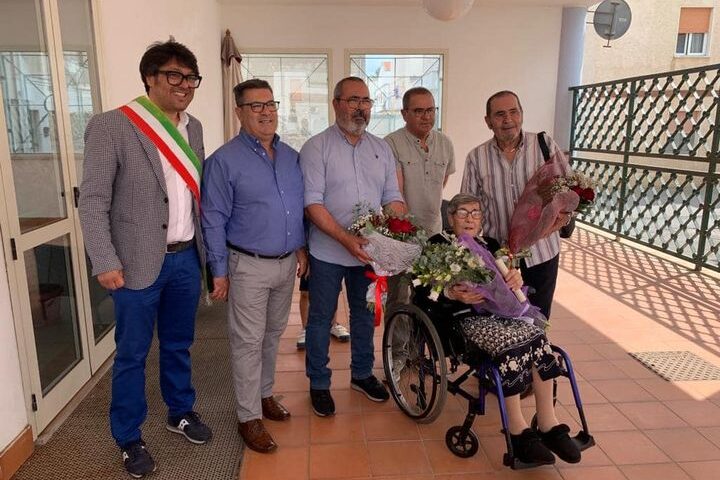 Sant’Antioco in festa per i 100 anni di Tzia Giovannina Mattana