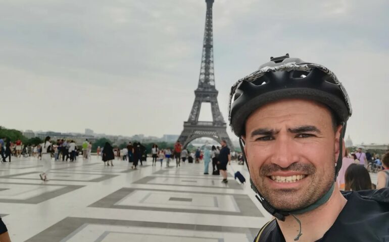 1200 km in bici da Londra a Siliqua: Carlo Pisanu è tornato a casa dopo 20 giorni in sella