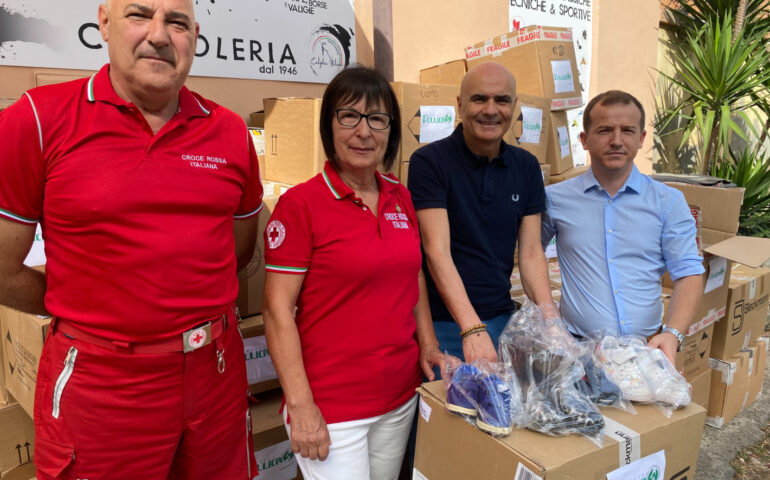Progetto Pollicino: donate a Cagliari 1.700 paia di calzature per le persone in difficoltà