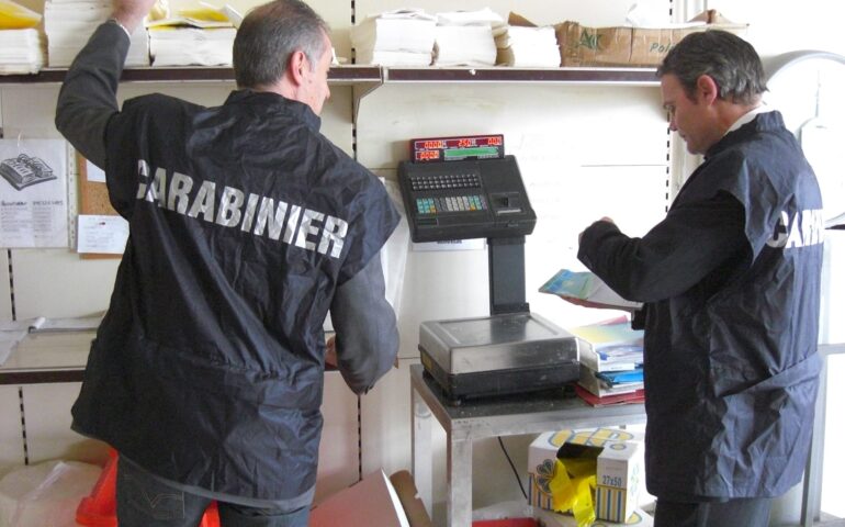 Sequestrati dai NAS 130 kg di prodotti in un ristorante di viale Poetto