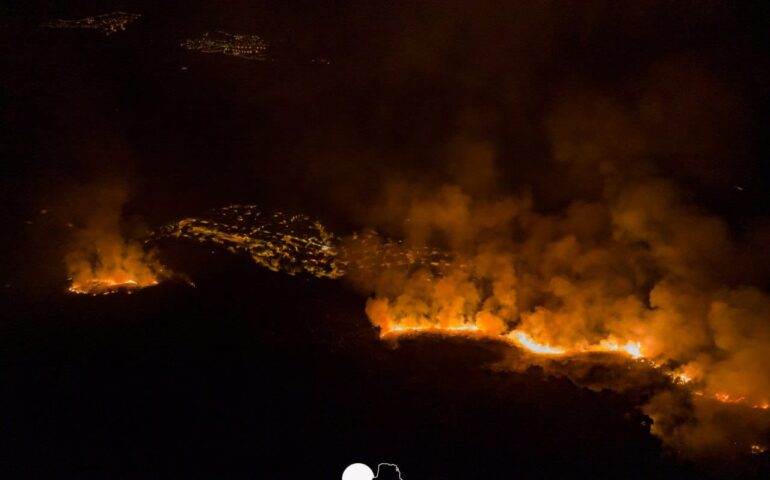 Sardegna in ginocchio dopo gli incendi: trovati gli inneschi, è caccia ai responsabili