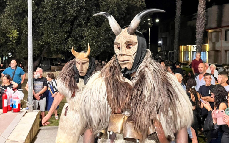 A Muravera boom di visitatori per Maskaras, il carnevale tradizionale sardo