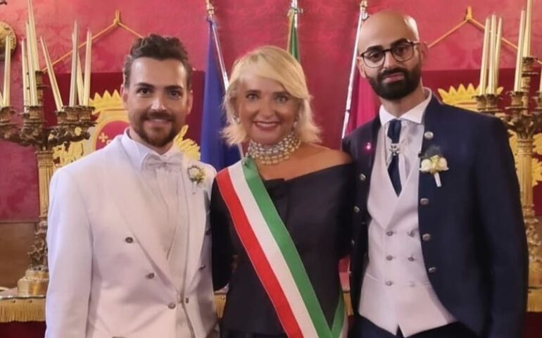 Fiori d’arancio per Valerio Scanu: ieri a Roma le nozze del cantante sardo con Luigi Calcara