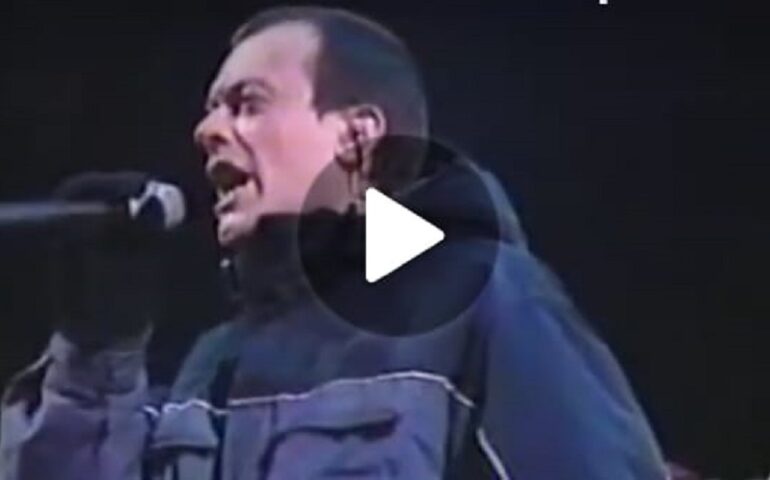 (VIDEO) Vi ricordate? 1 gennaio 2000: il concerto di Capodanno a Cagliari con Max Pezzali e gli 883